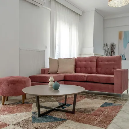 Bright And Comfortable With Balcony For 2