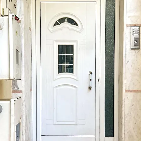 Bright And Comfortable With Balcony For 2 *