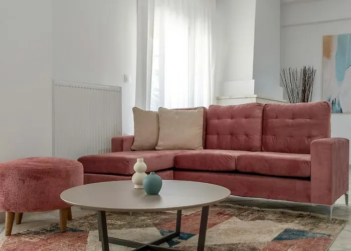 Bright And Comfortable With Balcony For 2