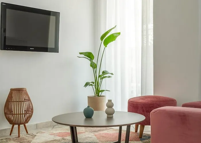 Bright And Comfortable With Balcony For 2 公寓