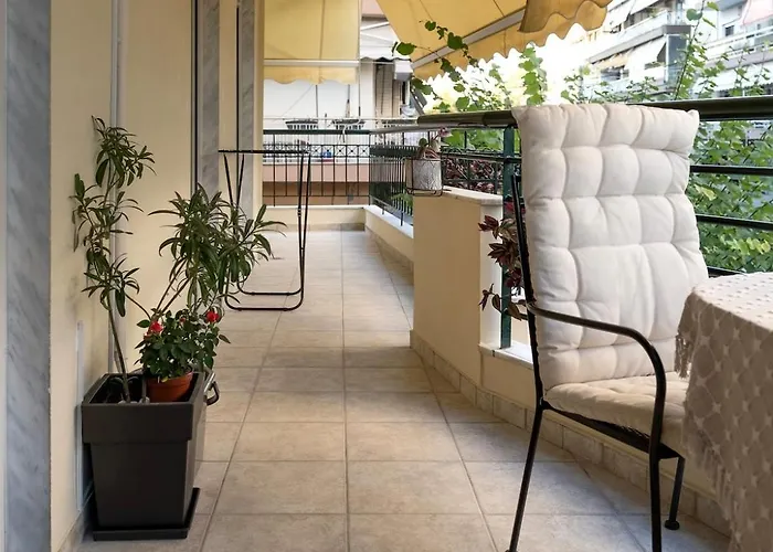 Bright And Comfortable With Balcony For 2 Saloniki