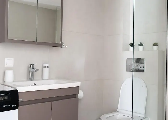 公寓 Bright And Comfortable With Balcony For 2 *
