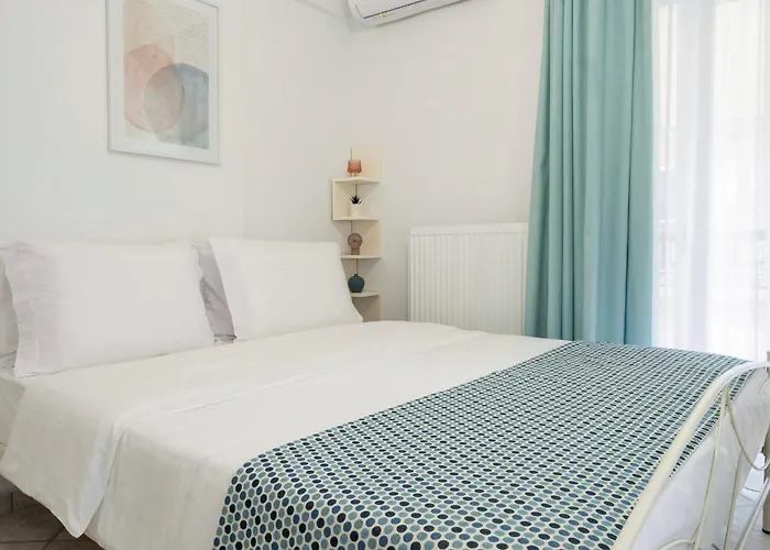 Bright And Comfortable With Balcony For 2