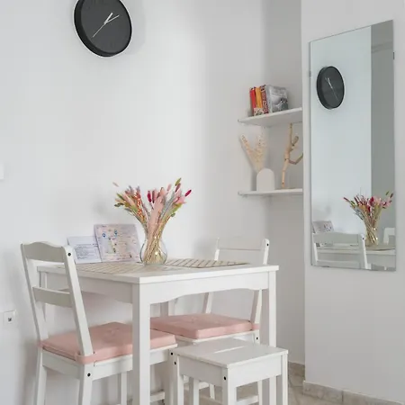 Apartamento Bright And Comfortable With Balcony For 2 *