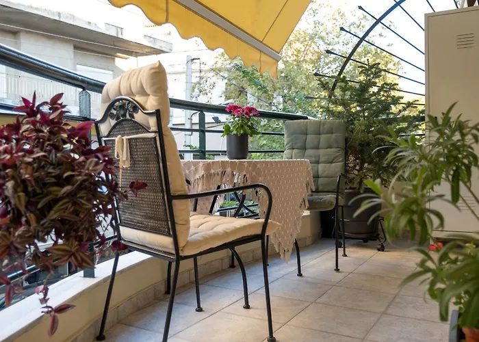Bright And Comfortable With Balcony For 2 דירה סלוניקי